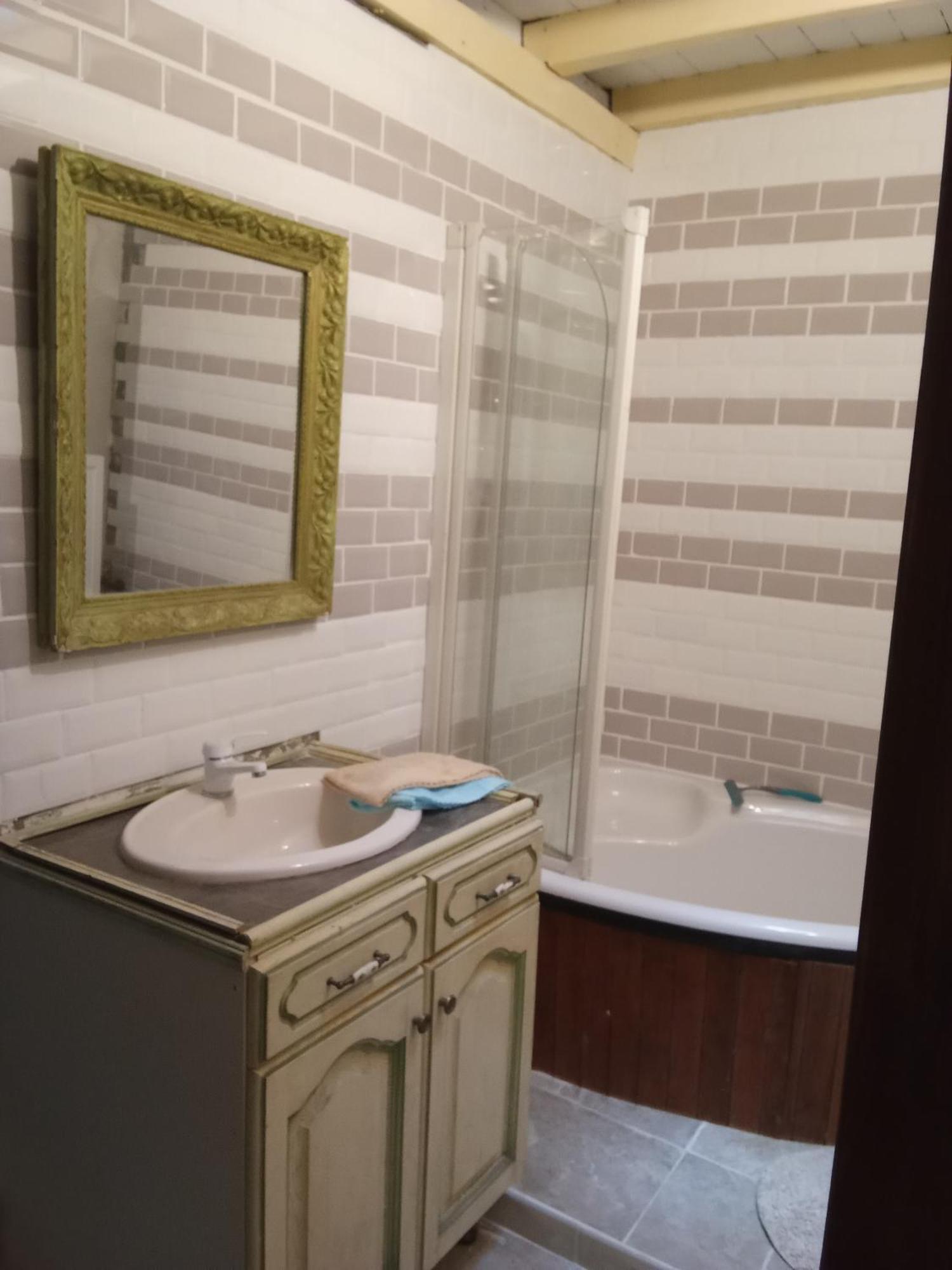 La Grille Fleurie, Chambres D'Hote Chez L'Habitant Arthonnay Dış mekan fotoğraf