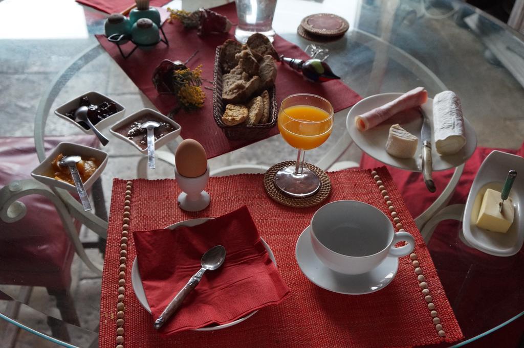 La Grille Fleurie, Chambres D'Hote Chez L'Habitant Arthonnay Dış mekan fotoğraf